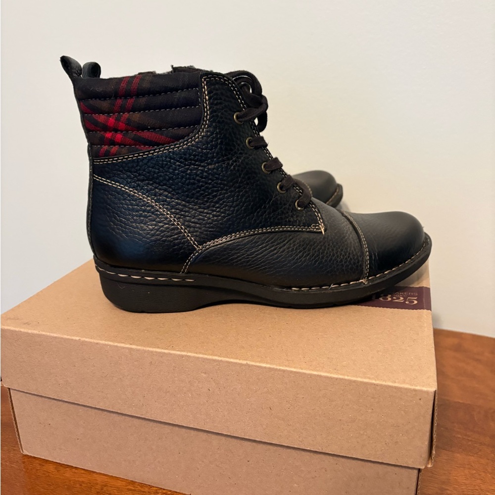 Clarks Brown Leather Women's Lace-Up Ankle Boots with Side Zip Whistle Bea - Picture 2 of 5